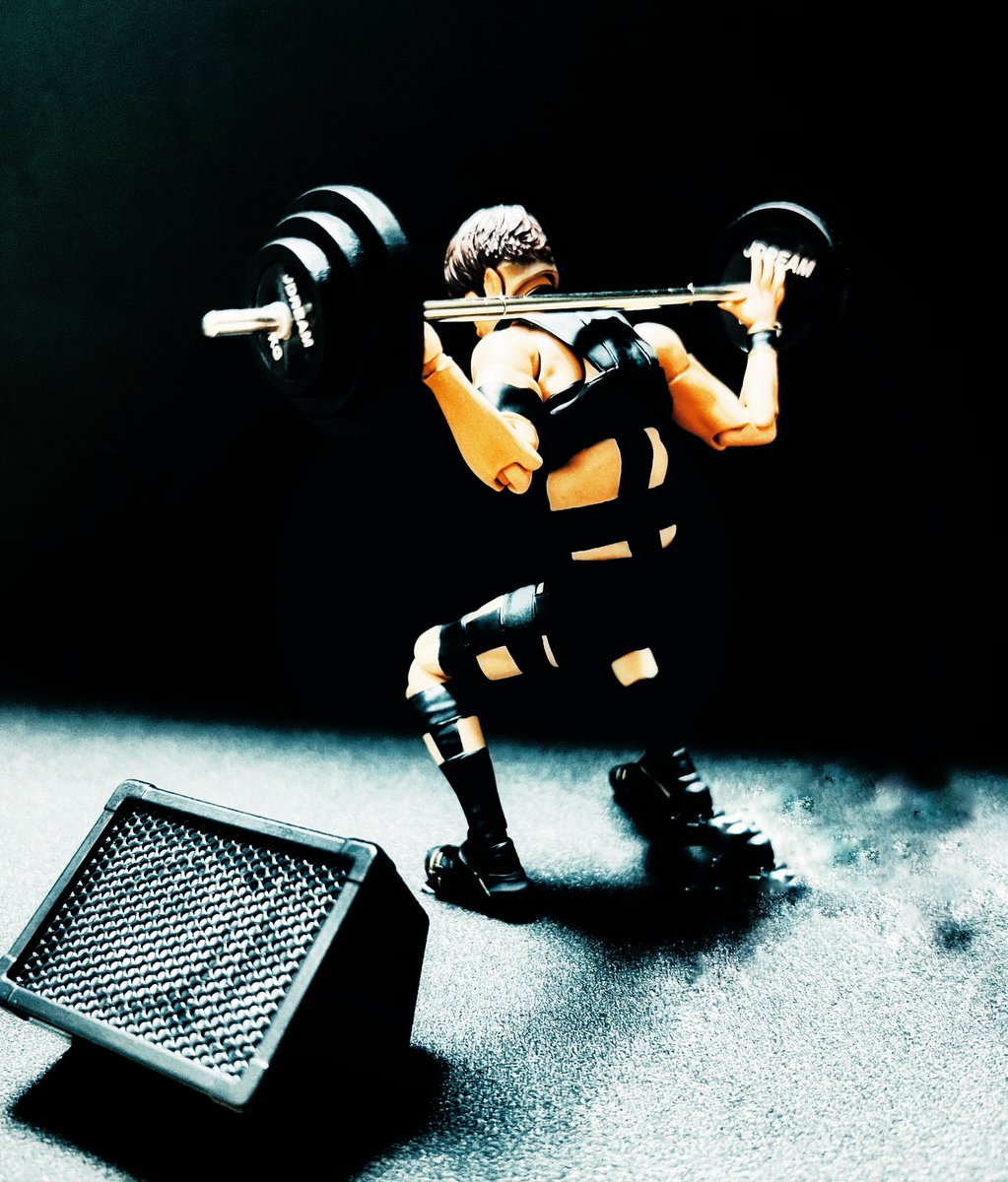 type of training 『 Squat 』
#SHFiguarts   
#TMRevolution
#西川貴教
The squat is a training that requires a lot of coordination, not just legs and trunk, but also breathing and pressure from the inside.
A basic squat requires an action that squats deeper than the image.