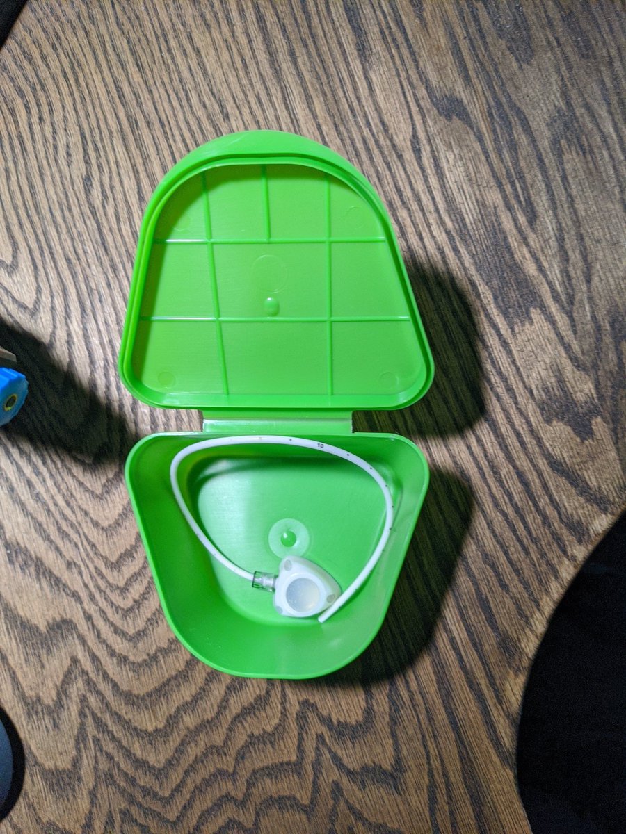 paulfeb1500's tweet photo. @hankgreen They let me keep mine and gave it to me in a denture container https://t.co/XpnEERy7tY