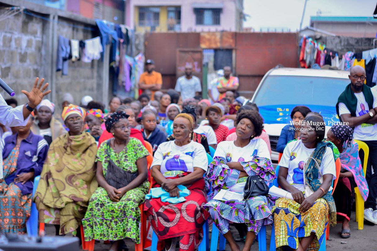 DynamiqueDjunga's tweet photo. Le Coordon Principal de la DPD a tenu, le samedi 17.06.2023,une réunion avec les mamans de la Fédération de Ngiri-Ngiri de cette structure d'appui au #MLC.
Me Paul Djunga a eu à cette occasion des échanges fructueux avec les mamans de cette commune. https://t.co/gefR0CdtRJ