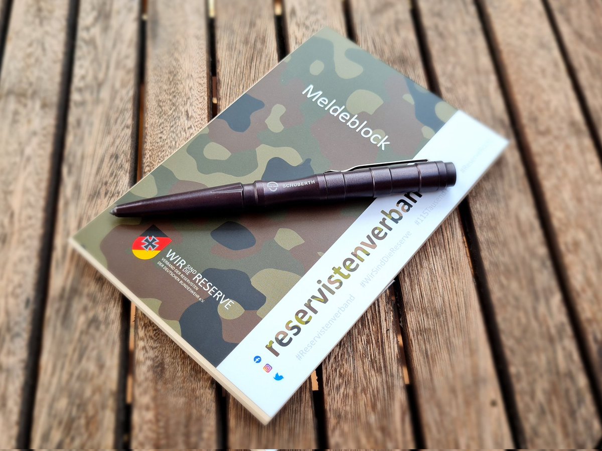 KristfNagy19's tweet photo. Der #VdrBw hat vielleicht nicht immer das beste Händchen bei Giveaways, aber diese Mini-Meldeblöcke sind der Hammer!
#Reservistenverband https://t.co/1WFvOiNNmN