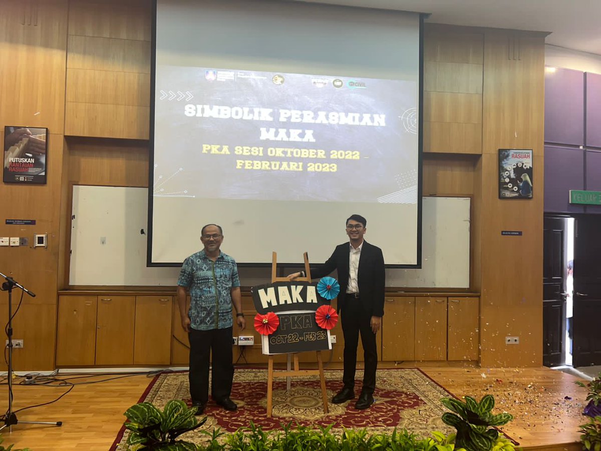 uitmpka's tweet photo. "🎓 Celebrating Academic Excellence in Civil Engineering! 🌟🏗️ MAKA PKA 2023 honored outstanding students who achieved the Dean's Award (GPA above 3.50) in the October 2022–February 2023 session. Congrats to all the recipients! 👏🎉 #MAKAPKA2023 #AcademicExcellence https://t.co/QajdU0DPLc