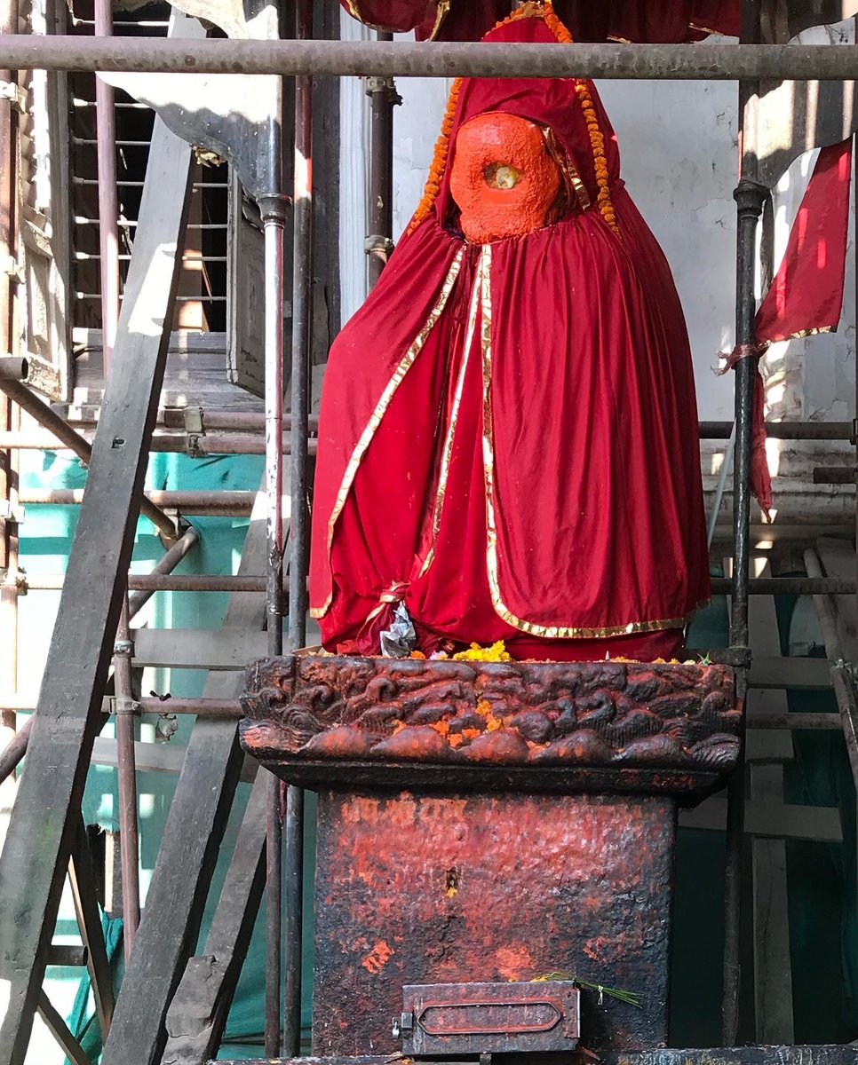 Some random pictures from Kathmandu, Nepal. If you know which deity is on the last photo (and why does it look like this?) please do let me know.
#hindutemple #Hinduism #nepal #travelphotography