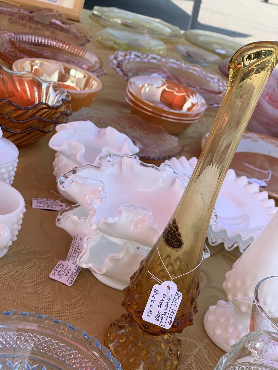 Fortissimona's tweet image. Sellin antiques at The Lucky Flea Market in Village Gate #ROC til 4PM!

I got Fenton. I got Pyrex. I got chickens.

If you came from Twitter I'll give you $1 off anything 🥳