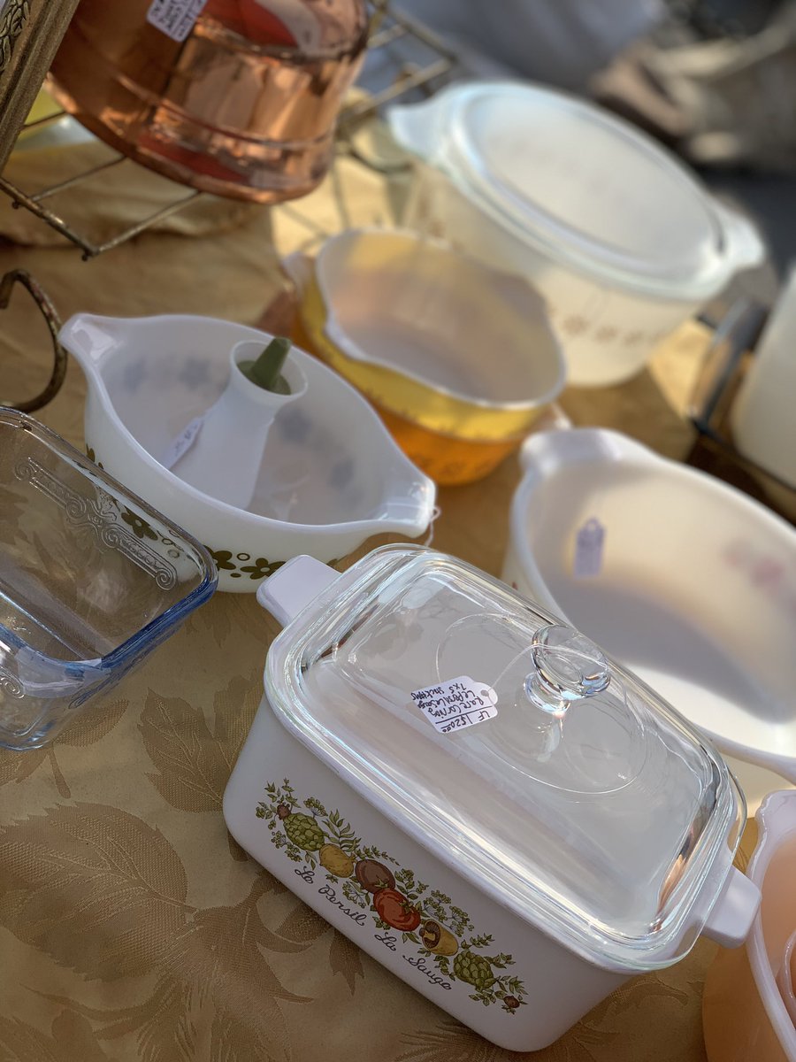 Fortissimona's tweet image. Sellin antiques at The Lucky Flea Market in Village Gate #ROC til 4PM!

I got Fenton. I got Pyrex. I got chickens.

If you came from Twitter I'll give you $1 off anything 🥳