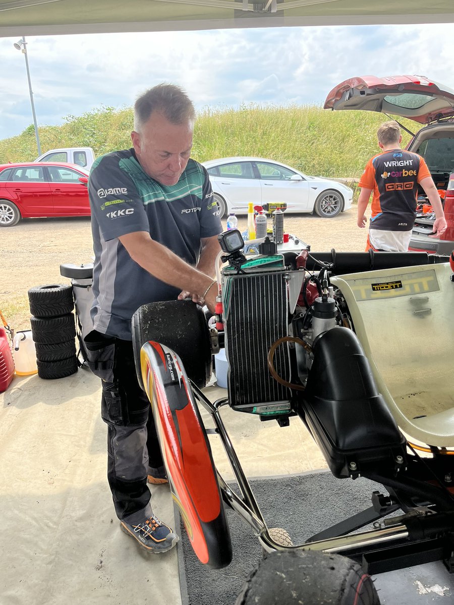 SaraWright8's tweet image. A dad’s work is never done…even on Father’s Day! 😍 #TeamWright #FatherSon