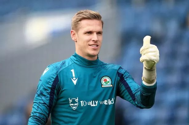 SÖYLENTİ | #LutonTown , bu yaz #BlackburnRovers 'ın kalecisi #ThomasKaminski 'yi transfer listesinde düşünüyor. #HuddersfieldTown 'un kalecisi #LeeNicholls de Premier Lig kulübü tarafından beğeniliyor ve kaleci seçeneklerini değerlendiriyorlar.