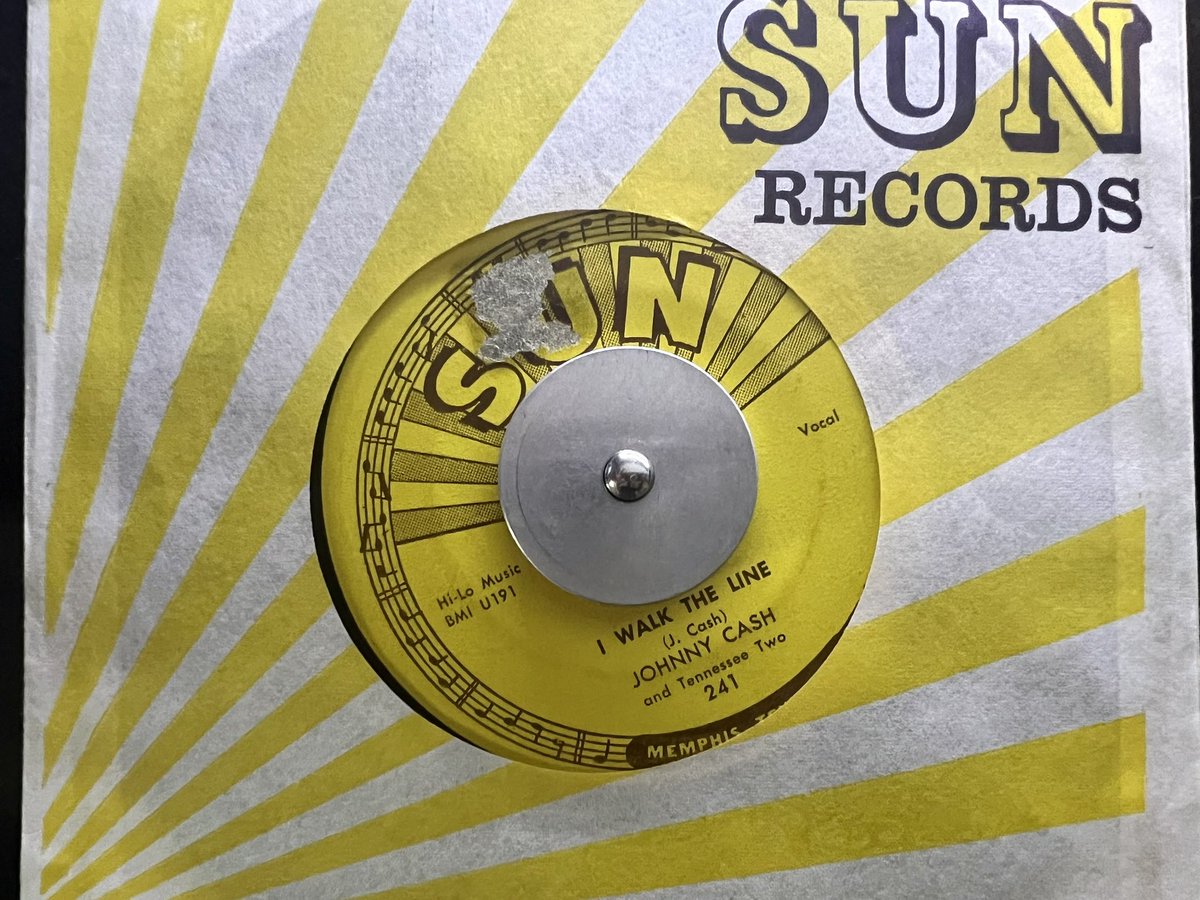 mattvern's tweet photo. #3vinylrecords #wilcard #Sunday 
@NewWaveAndPunk
@idiotrufus @gedankentauchen
 @MarianneHawksw2 @Kgero1965 @TanyaJjjjj @Jongold7Gold @nigelburton5 @zap210  @Flash6246973 @fredfenackerpan @TonyH091963 @MIKEYWMS @afc1903gb  @EvilPilotFish  @thecatperson1 @JayneMoobs @Karin22796909 https://t.co/CmfBYDcOr1