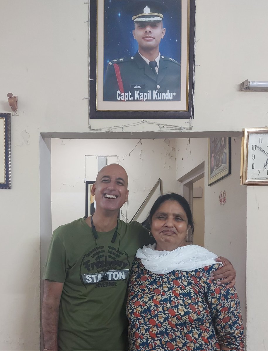 Sunita Aunty's only son

CAPTAIN KAPIL KUNDU
15 JAKLI #IndianArmy 

was just 23, when he took ANTI TANK GUIDED MISSILE on himself defending us in 2018.

#FreedomisnotFree few pay #CostofWar.