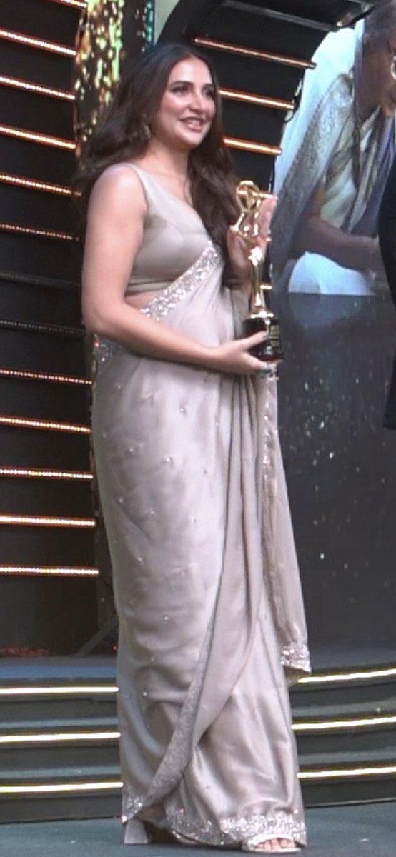 Delighted to receive the best actress OTT at the  <a href="/Tv9_Bangla/">TV9 Bangla</a> Ghawrer Bioscope Awards for #indubalabhaaterhotel . Thank you to my entire team of #indubalabhaaterhotel 
My <a href="/hoichoitv/">Hoichoi</a> team. To everyone ❤️ <a href="/iammony/">Mahendra Soni</a> <a href="/shrikantmohta/">shrikant mohta</a> <a href="/SVFMusic/">SVFMusic</a> #DebaloyBhattacharya <a href="/kallolcine/">kallol lahiri</a>