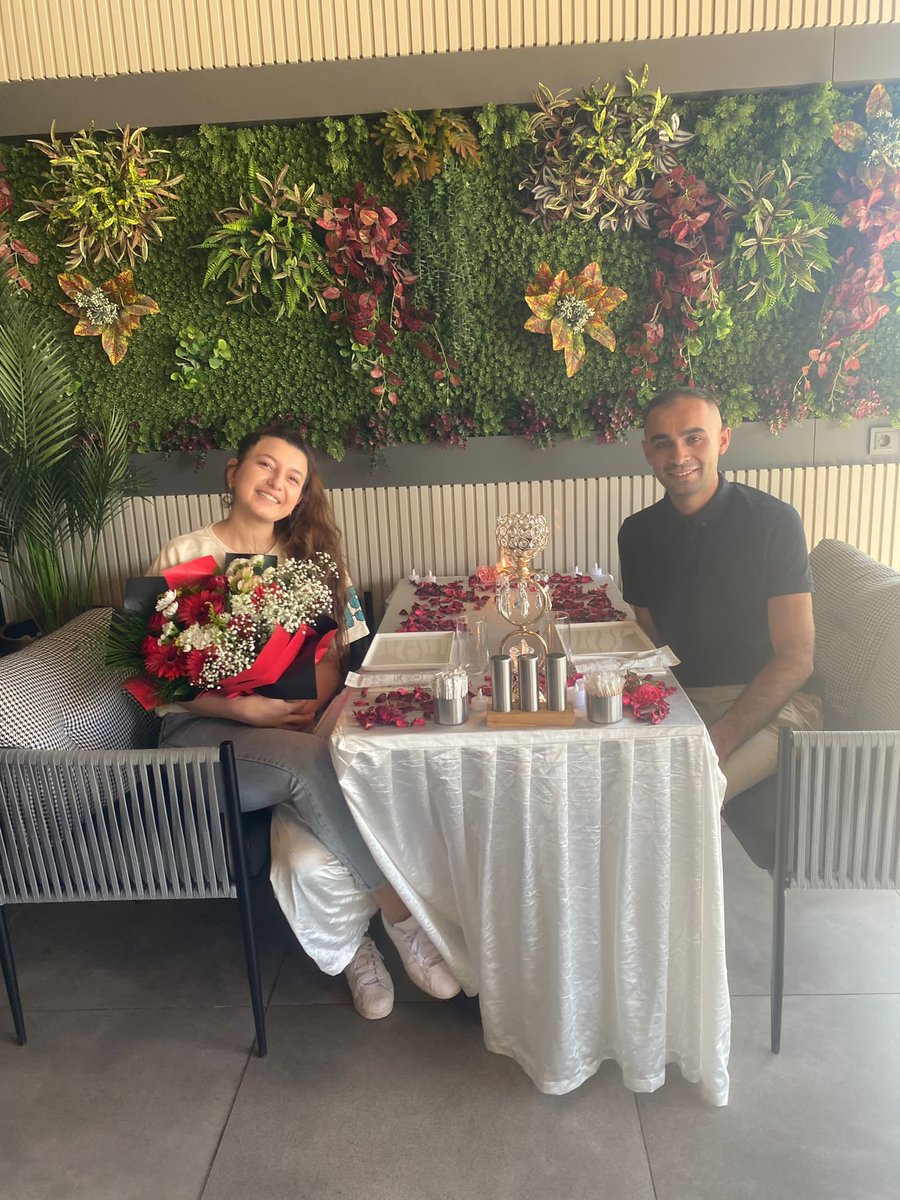 Koskoca 1 yıl 🤍

İyki 🤍 <a href="/uzmms/">Sema</a>