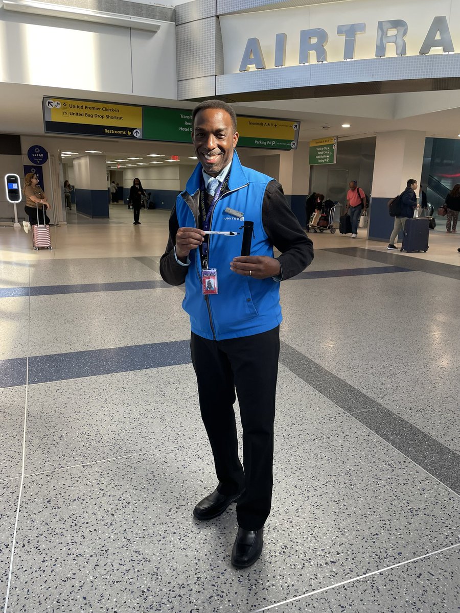 ewrstacey's tweet photo. Happy Father’s Day to all the AMAZING dads at United, don’t forget to celebrate all dads and  those that are a father figure to someone in their life.@weareunited @csarkari @skarabetian @Jordan_Bykowsky @MalkowskiAneta https://t.co/TfwftmbwUZ