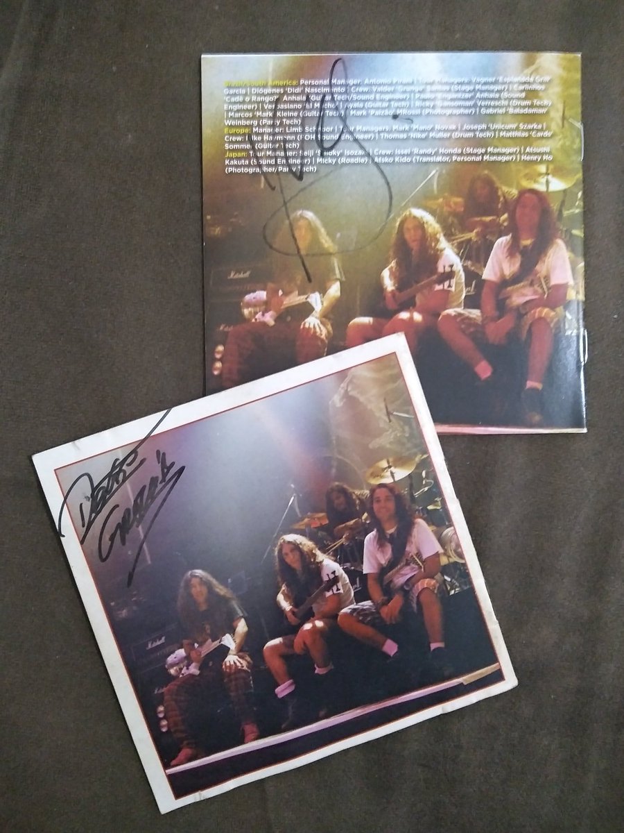 Cl4yt0nF's tweet photo. Alguém mto especial esta completando 30 anos hoje !! #ManiacsInJapan do Viper .. Se #Evolution na minha opinião é o melhor álbum de heavy metal de todos os tempos, com certeza esse aqui é o maior registro ao vivo desse álbum !! #EverybodyEverybody 🤟🏼 @felipemachado @pitpassarell https://t.co/ywVyJOFbqO