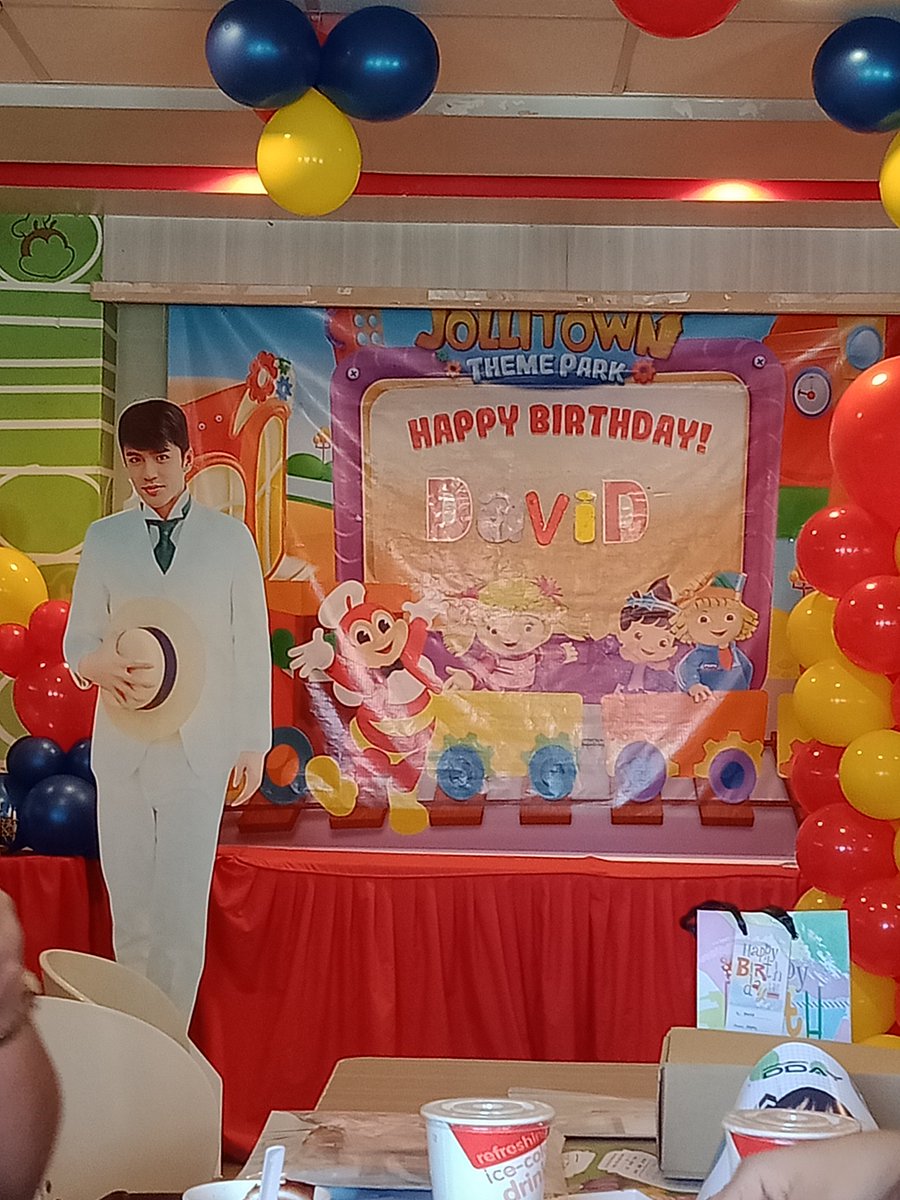 fangurlinsecret's tweet photo. Sobrang busy sa werk grabe huhuhu literal na dumaan lang 🥲 would have loved to stay and celebrate with the people who share the same love for David.
#ProjectDDayHBDDavid https://t.co/nBOKvA7S0T