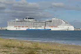 ... et le MSC WORLD EUROPA.