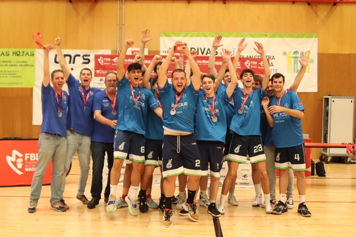 FBMadrid's tweet photo. Clasificación final de Sub 22 masculino Oro

Campeón: Bauhaus @CBCoslada 
Subcampeón: @CVABaloncesto 
Tercer clasificado: @DistritOlimpico 
Cuarto clasificado: @UrosDeRivas https://t.co/7Tfjh1J9ET