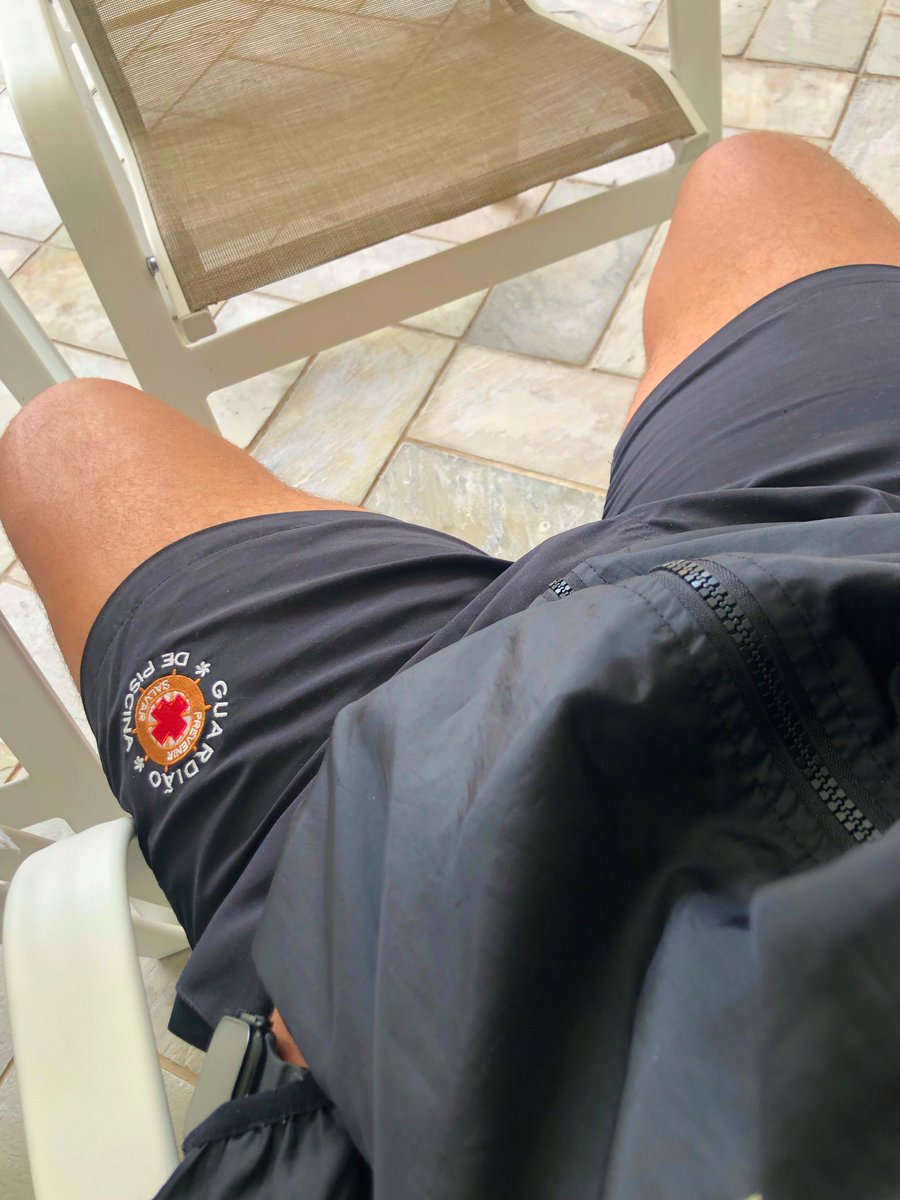 __Lobao's tweet photo. Guardião em posição⛑️🛟
Tu vem de joelho ?
#guardiao #salvavidas #urso #peludo https://t.co/nG291NMQTf