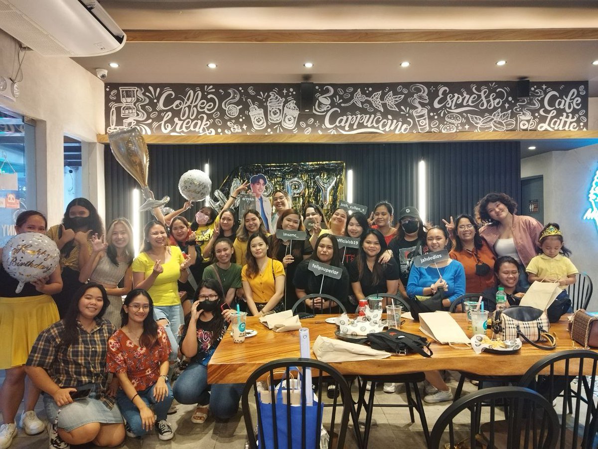 1819Zone's tweet photo. Thank you so much to all the attendees who have been with us today to celebrate the birthday of our heavenly voice! We hope that you enjoyed the event, the freebies, and your chosen kits! 🥹🫶🏻✨

See you on the next one! 👀🤭

#SB19 #SB19_STELL
#SB19PAGTATAG
#YouAreSTELLtheVEST https://t.co/tRBEDbgo2Z