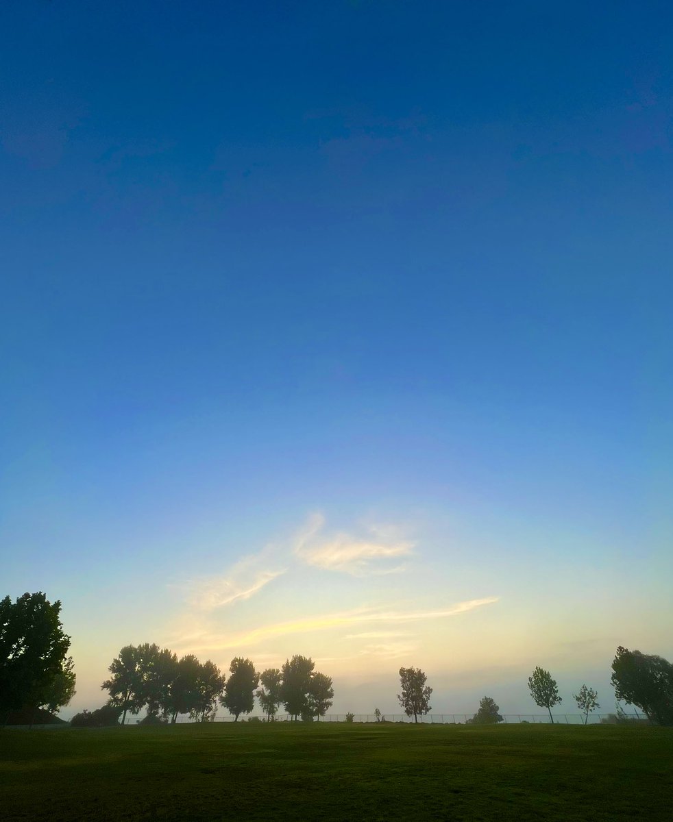 Good Morning From #SoCal!🌞
#SundayMorning #Sunrise #JuneGloom #FathersDay #FathersDay2023