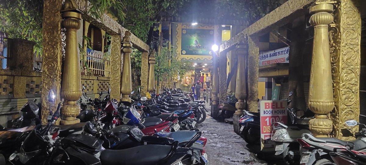 KrishnalayaTN31's tweet image. #PorThozil #BlockbusterHit Happy week end✨ @AshokSelvan @bookmyshow @TicketNew @Paytm