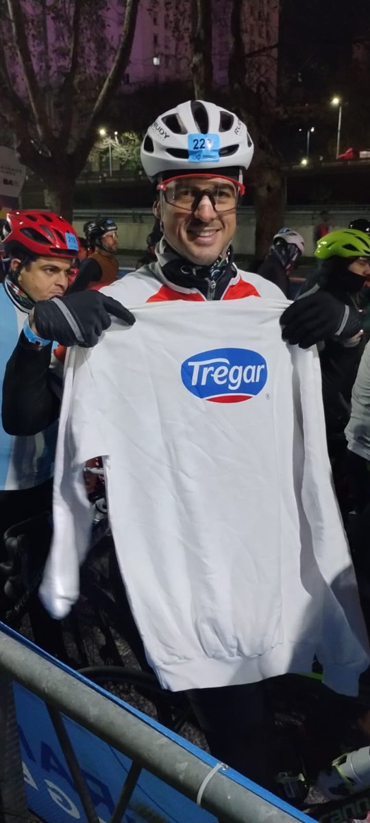 Felicitaciones a Renzo, que además de hacer un queso untable riquísimo, se sube a la bici y entrega todo. Hoy lo acompañamos en la Gran Fondo Argentina 🚴‍♀️🙌💪 🚴‍♀️