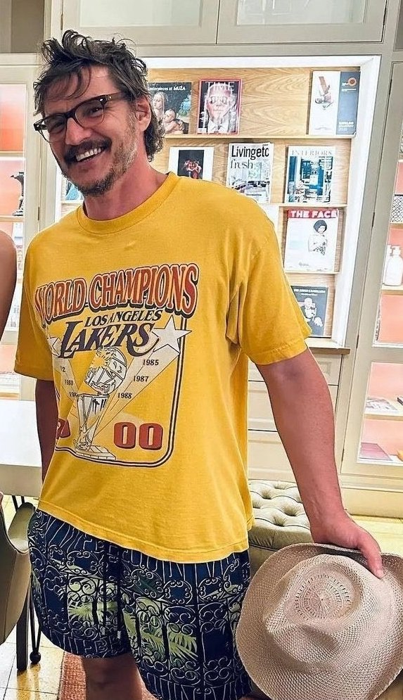 THE LAKERS SHIRT HAS MADE IT TO MOROCCO 😭😭