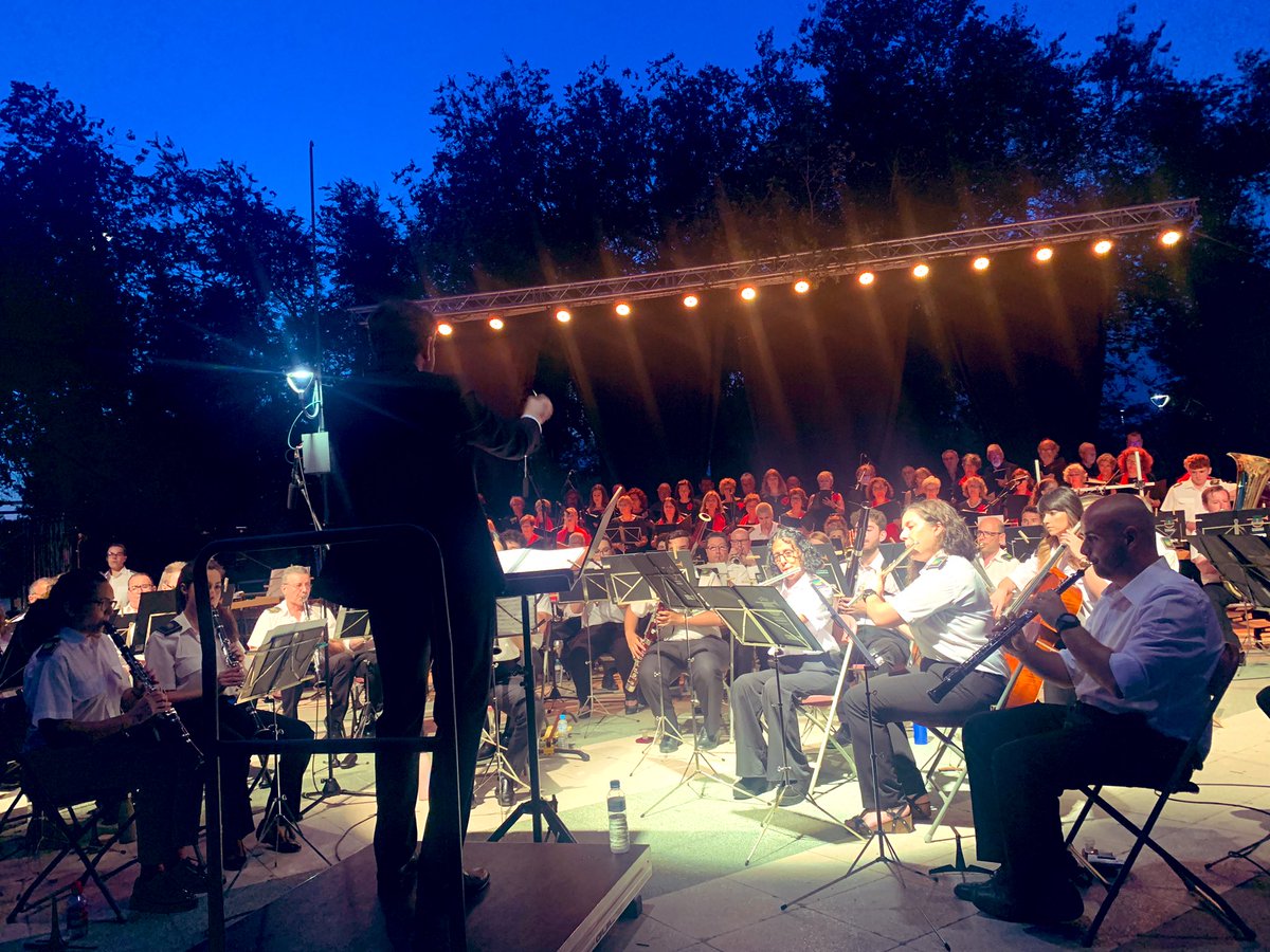 Tras tomar posesión, ha sido un placer comenzar la legislatura como Concejal de Cultura asistiendo a varios actos:
🐙Romería FAGAMA con <a href="/xuntanza_alcb/">Xuntanza Alcobendas</a> 
🧵Exposición Mujeres Artesanas
💃Gala Asociación Andaluza
🎶Concierto Día Europeo de la Música <a href="/bandalcobendas/">Banda Municipal Alcobendas</a> <a href="/CoralAlcobendas/">Coral de Alcobendas</a>