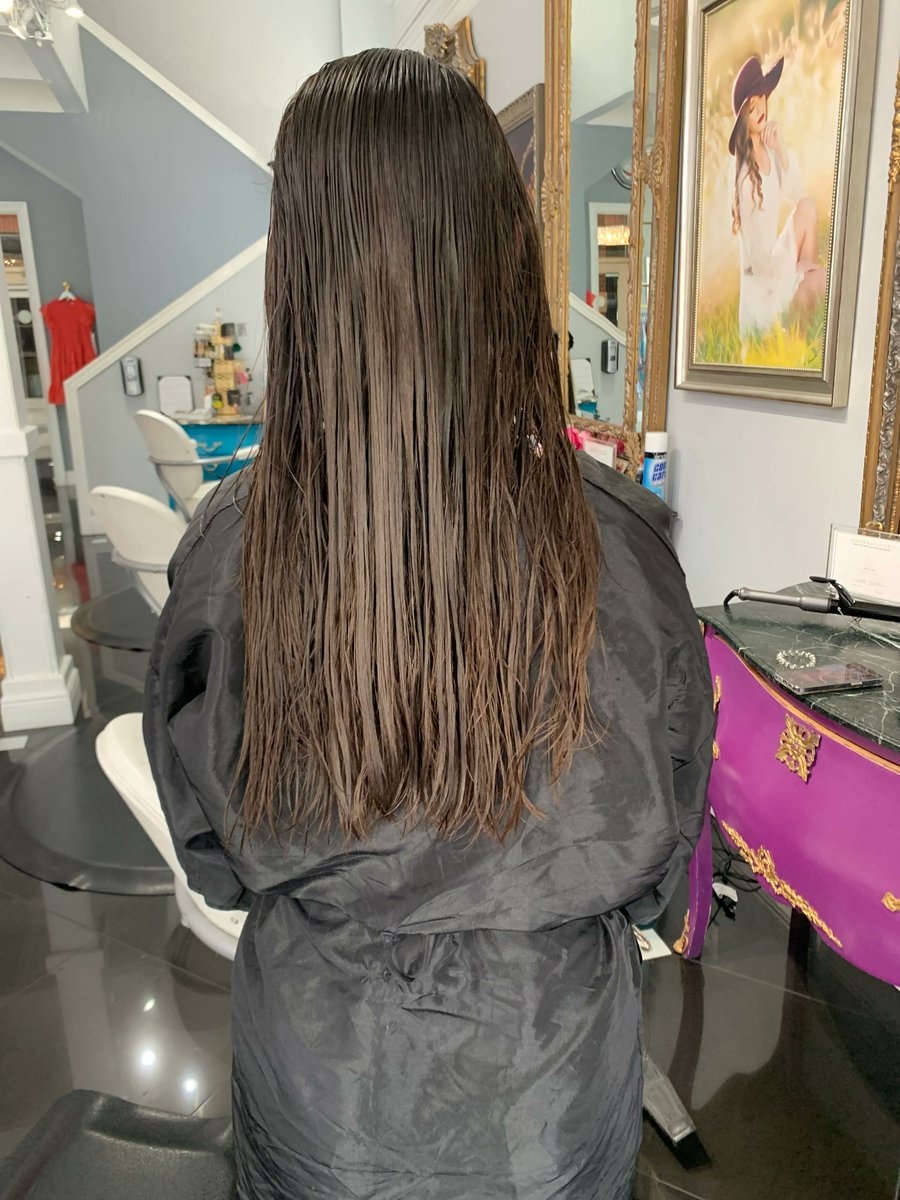 BEFORE and AFTER!  Hannah saw Ava for a haircut.  Ava cut 5 inches off to even out some unwanted layers.  Hannah loves how healthy her hair looks now!

#houston #blowdrybarthewoodlands #handtiedextensions #salonthewoodlands #houstontx #springhairstylist #luxuryhair