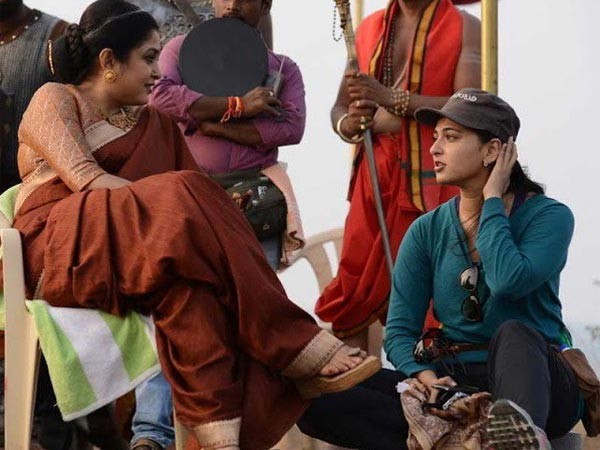 바후발리: 폭풍의 신 2017 Baahubali 2: the conclusion 
netflix.com/title/80203996

Anushka Shetty … Devasena
Ramya Krishnan … Sivagami

Tamannaah Bhatia … Avanthika