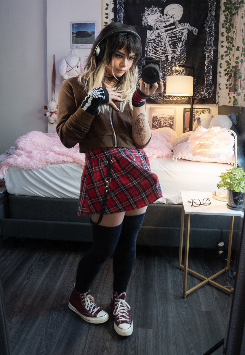 Kiyana 🏳️⚧️ on Twitter "hi (single btw)"