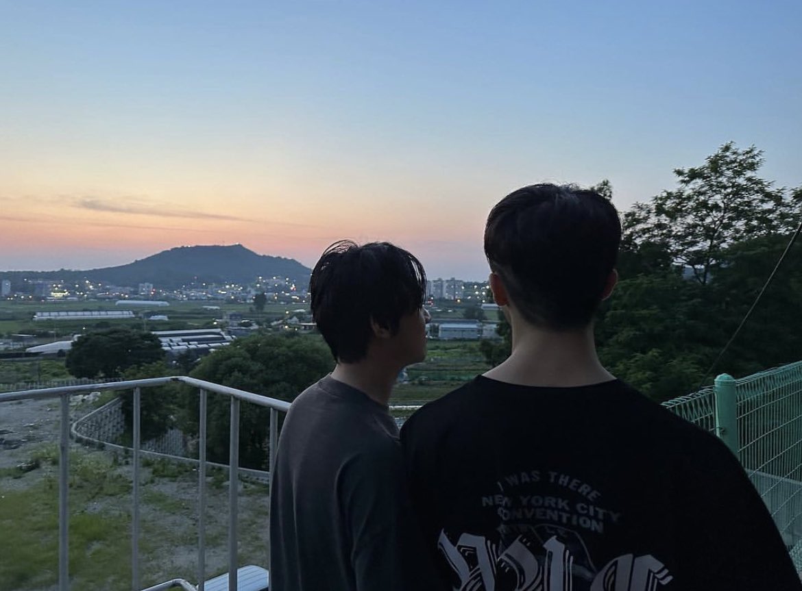 meimelee's tweet photo. แก้บน แจก 66 บาทให้ชาวม้าวบ้อก เปนดงรึน +6 🎀🤍🏹 #markhyuck https://t.co/lOqzFK4PBP