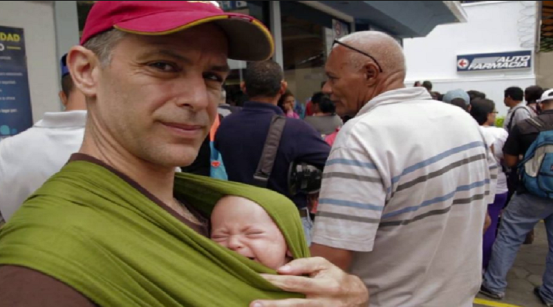 VTVcanal8's tweet photo. Jefe de Estado exalta rol protagónico de los padres en su día

#FelizDíaPapá

https://t.co/kOYWVwBgHb https://t.co/ibhoYfP1Ws