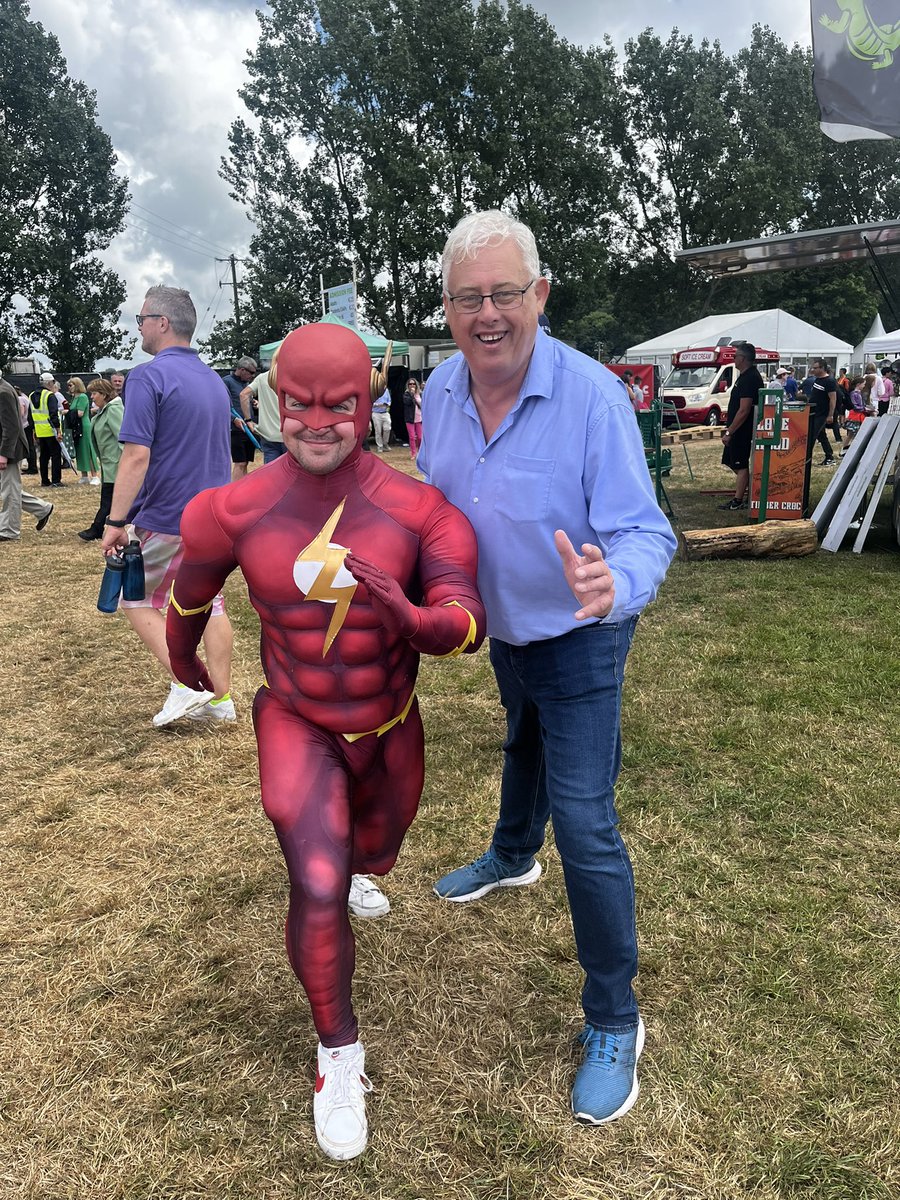 Brought my friend The Flash to @CorkSummerShow and bumped into @ThomasGouldSF! #CelebsEntertainment