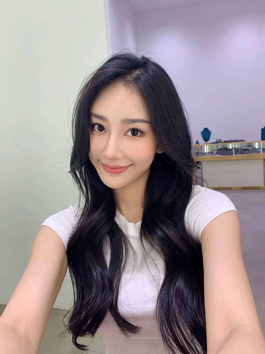 If you think you're lucky to know me, then so am I.