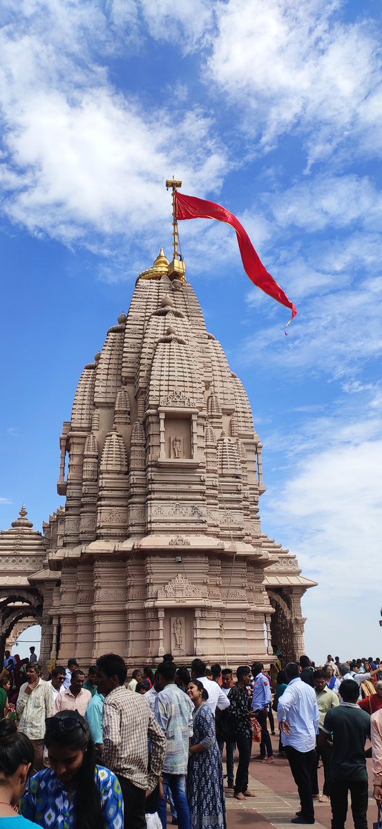 Drop a picture of temple from your gallery 🚩

Mahakali mataji Temple, pawagadh Gujarat 🙏