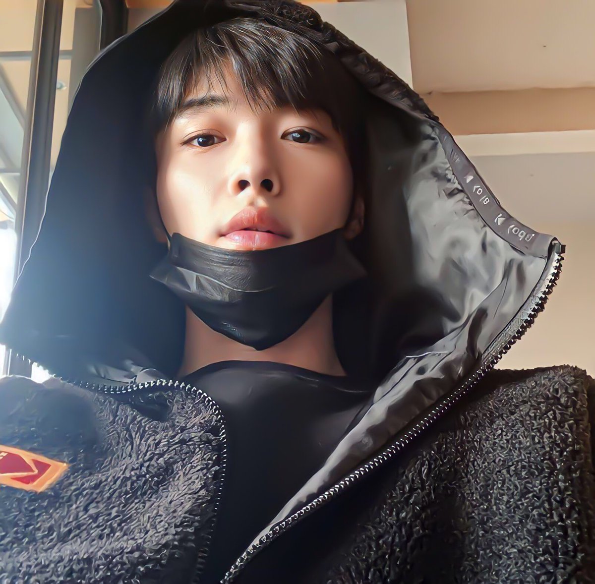 thenamesjay's tweet image. ㅤ 
Lunch break time! There’s this new cafe next to my work place and they had the last strawberries just ready to be eaten by me, they were so tasty. I’m cold tho, hopefully I will get warmer while working, I also have a lot of pain on my foot, hope it won’t get worse.
ㅤ