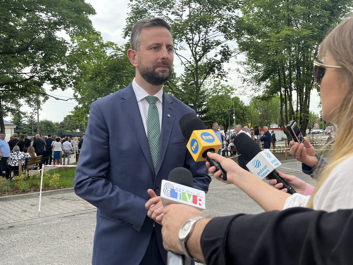 nowePSL's tweet photo. 💬 Już w 24 VI w Grodzisku Mazowieckim odbędzie się duże wydarzenie programowe i polityczne #TrzeciaDroga. Każdy kto chce odsunięcia PiSu od władzy, powinien nas wspierać. Albo będzie silna nasza centrowa koalicja, albo będzie rząd PiS i Konfederacji.

🍀@KosiniakKamysz
📍Błaszki https://t.co/pMekP5OYGh
