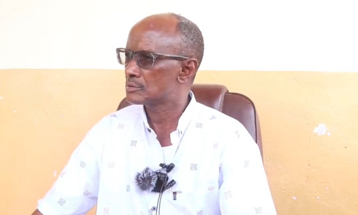 Al-Shabaab is drinking champagne today.  

Row in central Somalia over dismissal of governor deepening. 

Ali Jeyte declares breakaway federal state called 'Hiraan State', says airspace closed. Vows to shoot down any plane flying to Beledweyne without his approval.