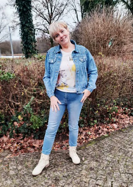 Seadbeady's Fashion and Lifestyle Blog: Where to Find Unique Clothing For Women - BeReal - Jeans Jacket buff.ly/3XB3n1u #bloggershub4u @LifestyleBlogzz #TeamBlogger @BloggersHut #BloggersHutRT #TRJForBloggers #TheBlogNetwork @LovingBlogs #BBlogRT #theclqrt