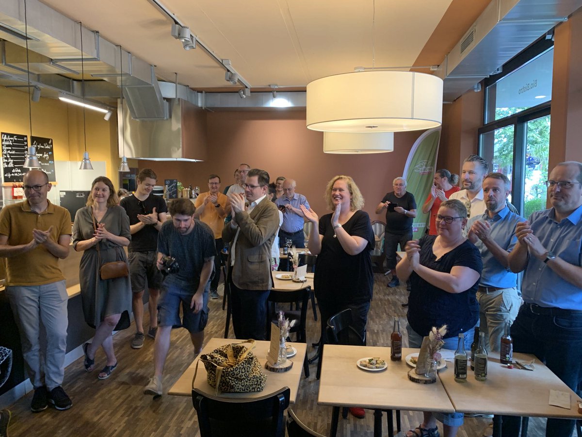 Unsere neue Stadträtin in Winterthur. Herzliche Gratulation <a href="/martinablum/">Martina Blum</a> und Grüne Winterthur!
#GrünGewinnt #WahlenWinterthur