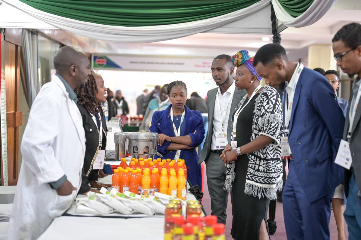 charlruto's tweet photo. From mobile marketplace platforms that directly connect farmers & buyers to solar-powered irrigation systems that enable year-round cultivation, young entrepreneurs are rewriting the history of agriculture, innovating agriculture & creating new paths for prosperity. #Youth2Farm https://t.co/g79IqtXiUk