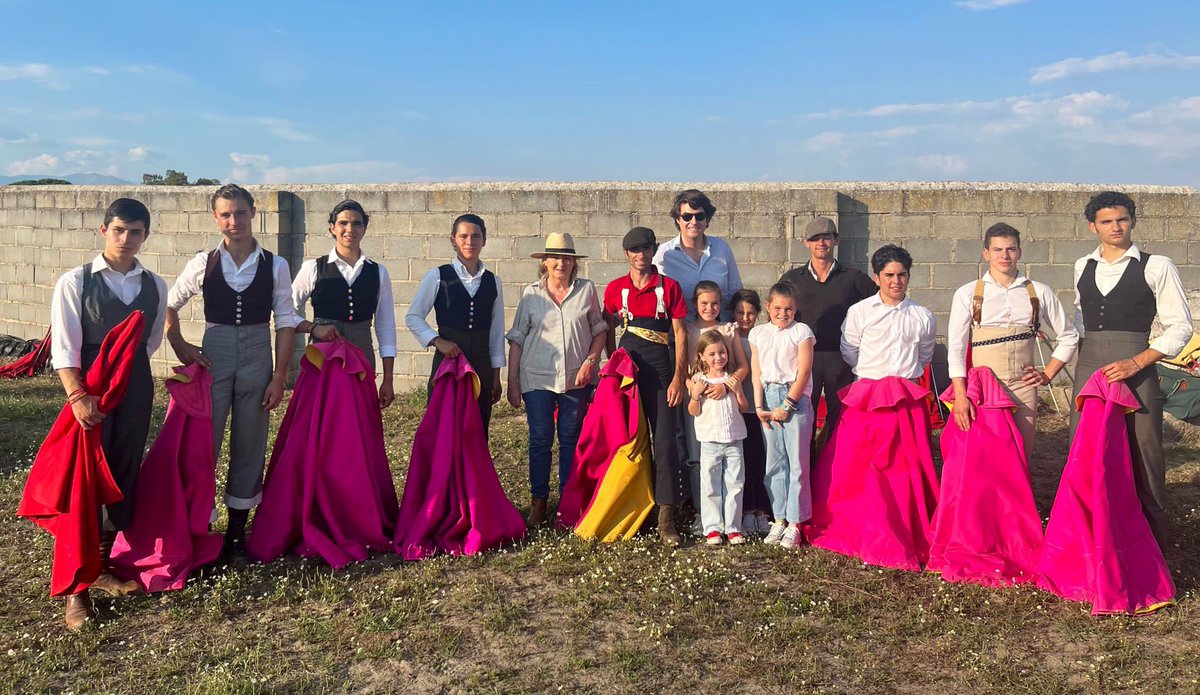 🔴 Tentadero para nuestros alumnos en la ganadería de María Cristina Huertas. Les acompañó en las labores de tienta el diestro Fernando Robleño.