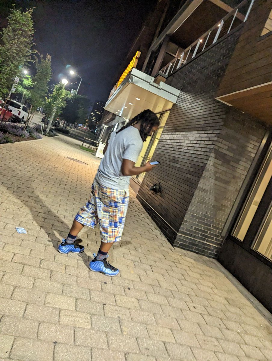 Nigga still hitting licks