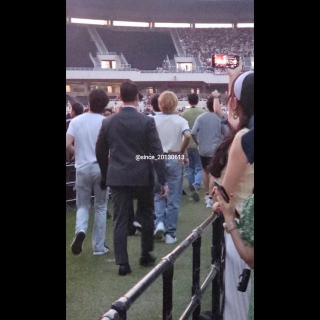 taehyung at Bruno Mars concert in seoul today 😭🤍

#TAEHYUNG #taehyunglive #taehyungatCannes #taehyunginparis #TAEHYUNGxCeline #TAEHYUNGDAY #BTS10thAnniversary #BTSFesta2023 #BTSARMY #taekook #kookv #vkook #WeLoveYouTaehyung