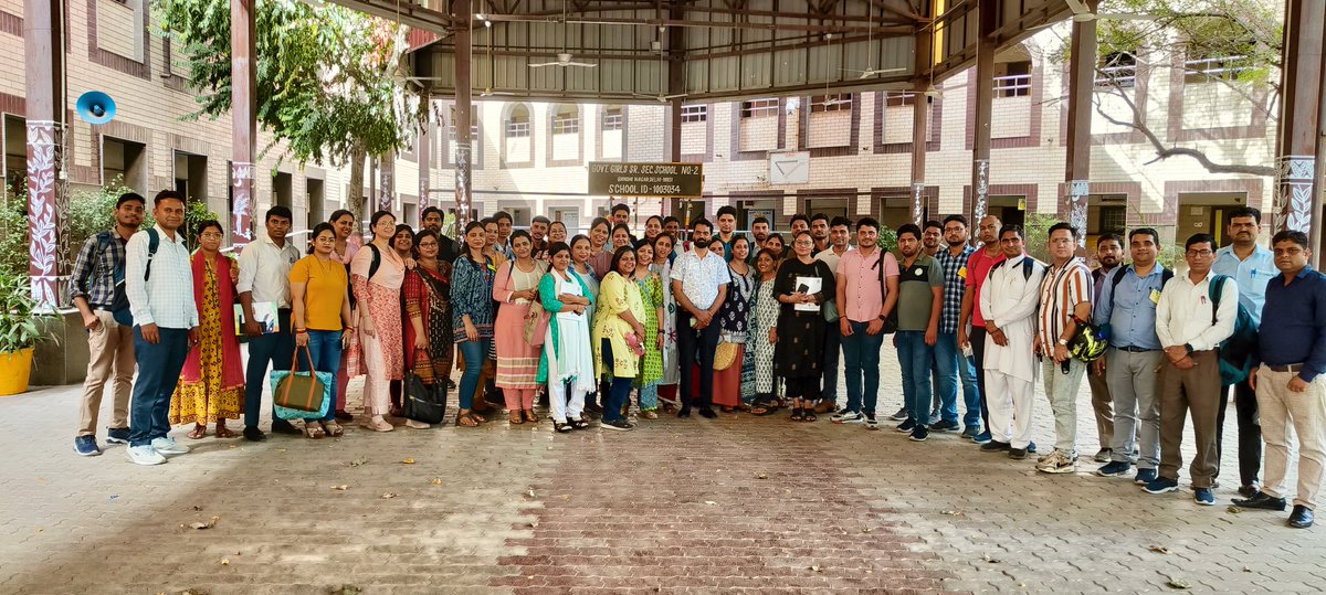 कड़वा है पर सच है
दिल्ली वाले साथियों,राजस्थान की OPS बहाल होने से आपकी OPS बहाल नही होगी और न ही झारखंड, HP, पंजाब, छत्तीसगढ़,कर्नाटक से आपकी OPS बहाल होगी। आपकी OPS केंद्र के हाथ में है, इसलिए केंद्र और केंद्र शासित का भेद मिटाकर सभी को #08जुलाई_चलो_जंतरमंतर को सफल बनाना होगा।