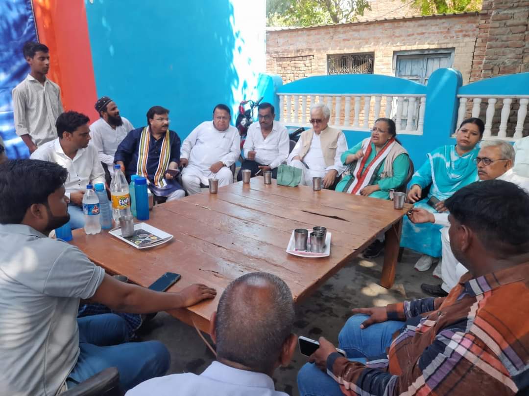 salman7khurshid's tweet photo. अलीगंज के ग्राम धरौली में ग्रामजनों द्वारा किए गए स्वागत और मिले स्नेह से अभिभावुक हूं https://t.co/tvwxNyCHU1