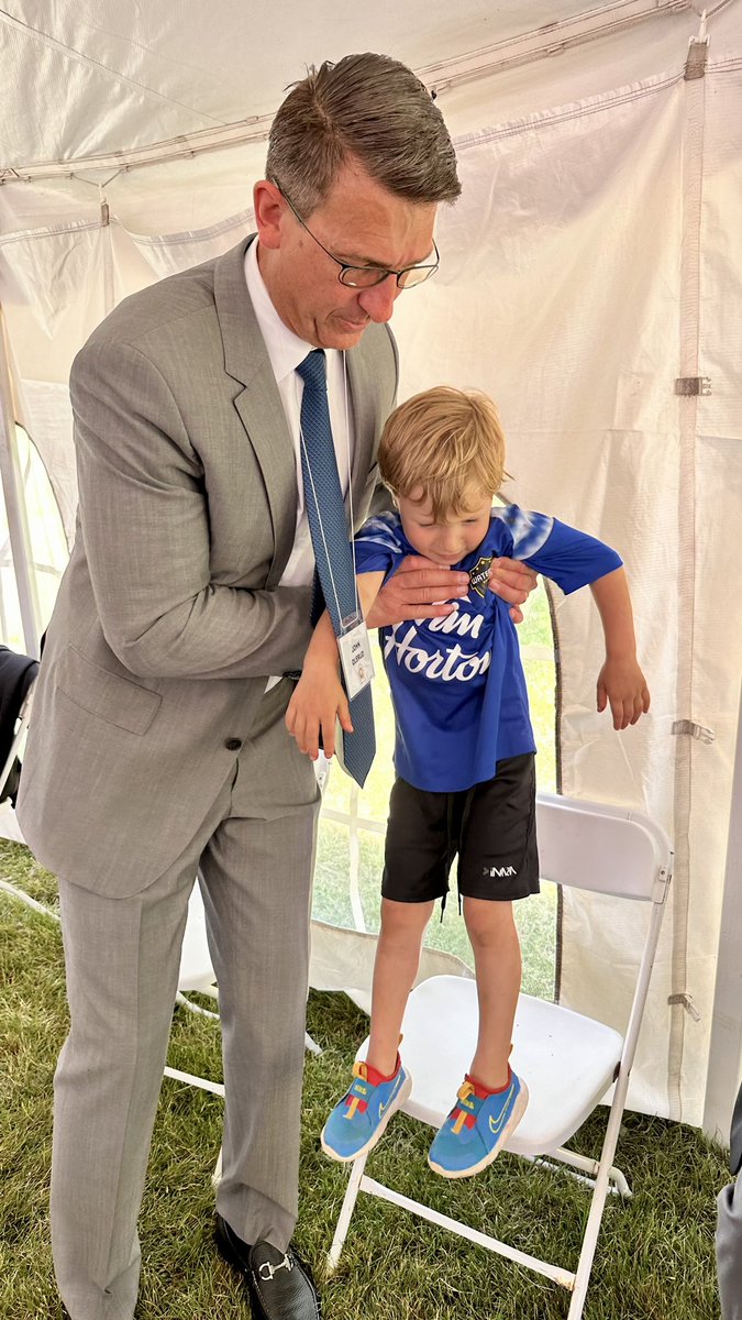 Yesterday I had an awesome experience introducing my son Jacob to two of my childhood idols at the <a href="/CDNBaseballHOF/">Canadian Baseball Hall of Fame and Museum 🇨🇦⚾️</a>.  Congratulations <a href="/JesseBarfield29/">Jesse Barfield</a> and John Olerud!