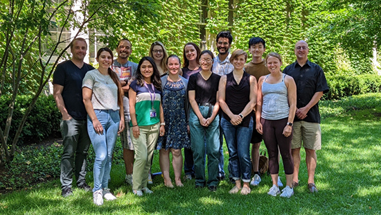 ESC & iPSC News (@esc_ipsc_news) on Twitter photo 🛠️ Building on prior work that established the suitable non-basal medium components for #hiPSC growth, <a href="/davilyra/">Davi Lyra-Leite 🎗️</a> at the <a href="/pwburridge/">Paul Burridge</a> lab & collaborators developed a simplified basal medium consisting of just 39 components. 
#OpenAccess in <a href="/stemcellreports/">StemCellReports</a>:
bit.ly/3CwyaUX 🛠️ Building on prior work that established the suitable non-basal medium components for #hiPSC growth, <a href="/davilyra/">Davi Lyra-Leite 🎗️</a> at the <a href="/pwburridge/">Paul Burridge</a> lab & collaborators developed a simplified basal medium consisting of just 39 components. 
#OpenAccess in <a href="/stemcellreports/">StemCellReports</a>:
bit.ly/3CwyaUX