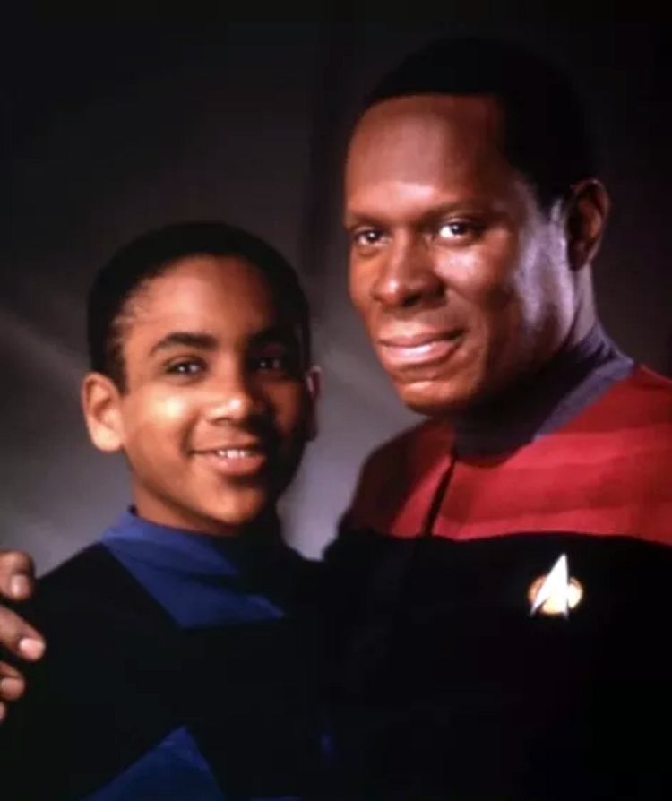 treknews's tweet photo. Happy Father’s Day! 🖖👔 https://t.co/FH3YE9bT7Y