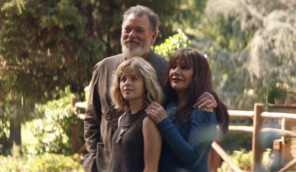 treknews's tweet photo. Happy Father’s Day! 🖖👔 https://t.co/FH3YE9bT7Y