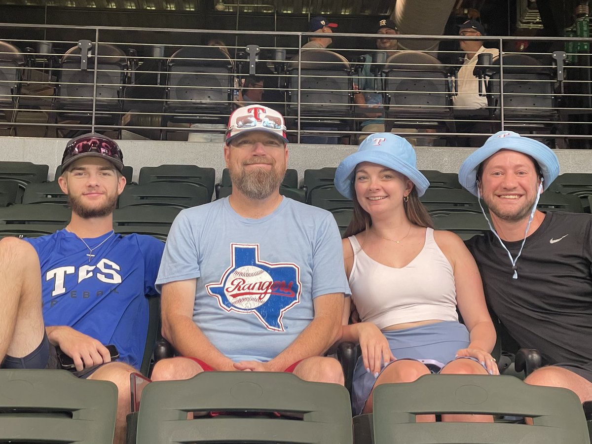 Happy Father’s Day at the Ballpark, @lance_farrell.  Glad we get to spend it with your little bears. 

Let’s go, @Rangers 
#rangers #StraightUpTX 
#FathersDay

@madisonbdelage @MaxDelage02 @brooks_farrell @Bowlkutkid 🩵